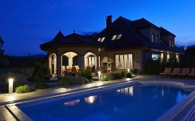 Nobless Resort